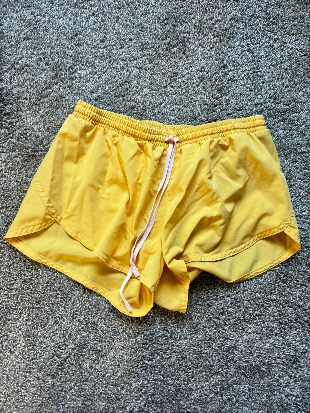 Old Navy Yellow Women’s Athletic Drawstring Shorts